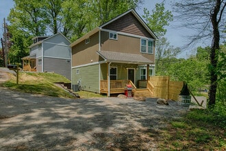 Building Photo - Spacious Three Bedroom w/ Loft Space