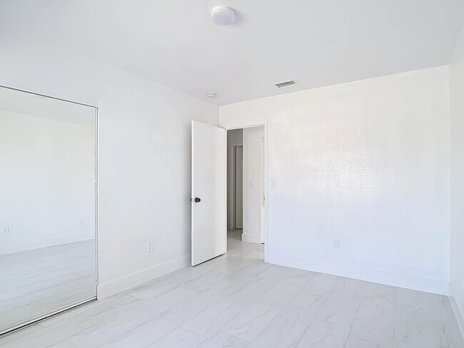 Building Photo - 4487 Pocatella Ave