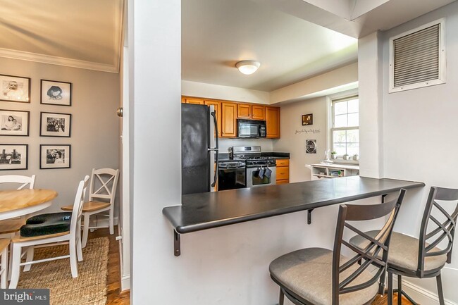 Building Photo - 355 Homeland Southway