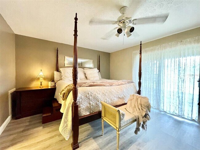 Building Photo - 3016 Oak Cove Dr