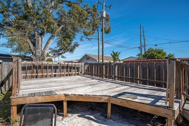 Building Photo - 4929 36th Ave N