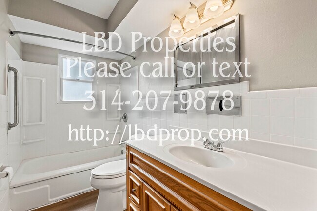 Building Photo - 490 St Marie St