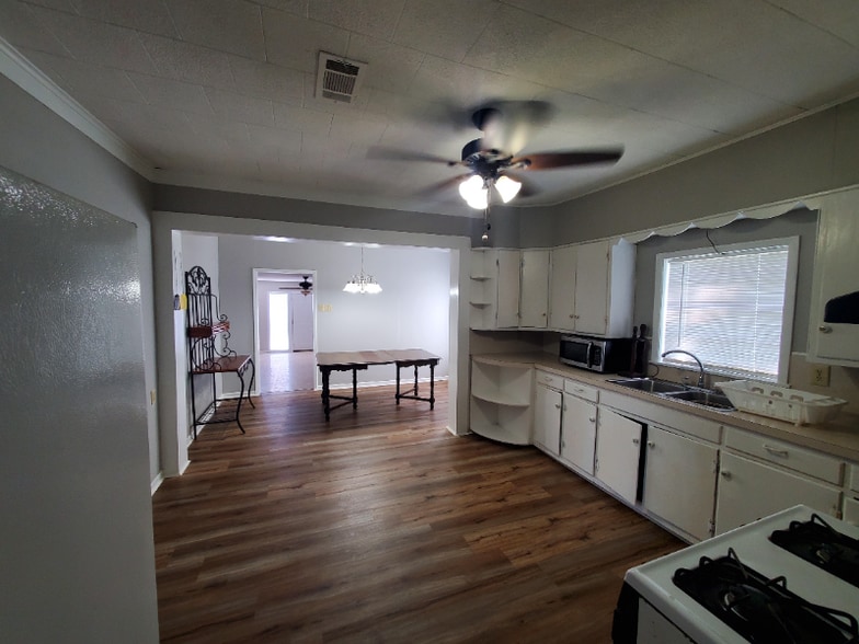 Building Photo - 2815 Graybow Rd