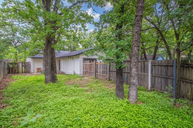Building Photo - Remodeled 2BR Home w/ Fenced Yard – Only $1395
