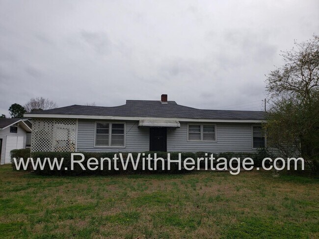 Building Photo - GRANDPA'S BUNGELOW/ CHARMING RANCH HOME/ T...