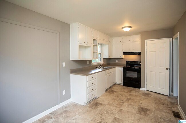 Building Photo - 1037 Dawn Dr