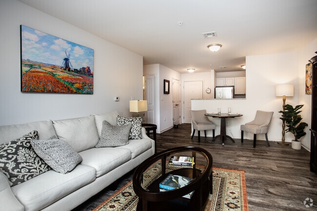 2BR, 2BA - Summit at Mill Hill