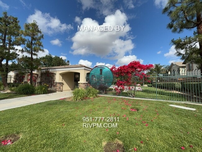Building Photo - FOR RENT STUNNING 4-BEDROOM HOME IN RIVERS...