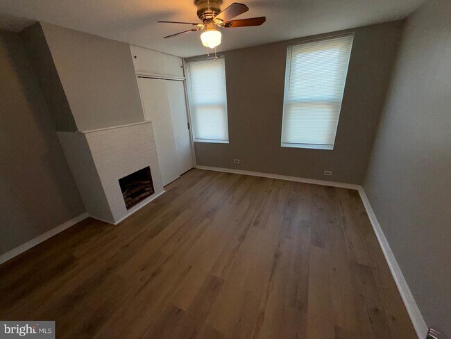 Building Photo - 2140 Ann St