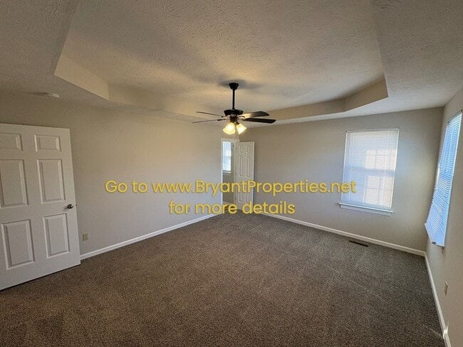 Building Photo - 2002 Dogwood Ln