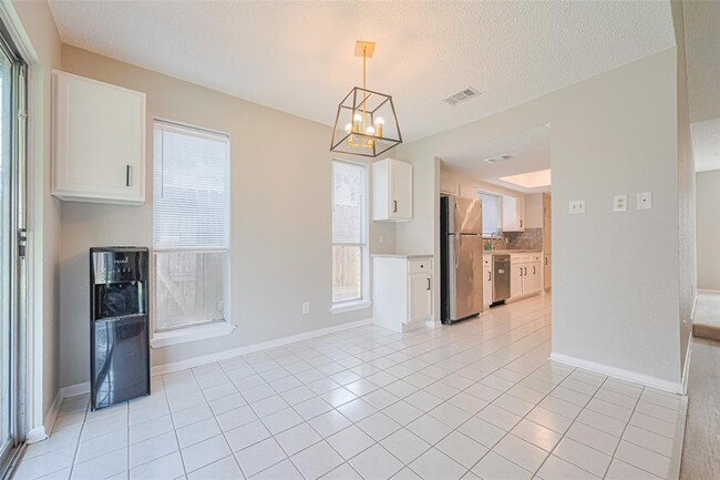 Building Photo - 6822 Stonewater