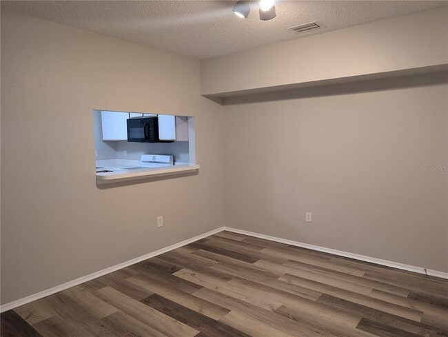 Building Photo - 414 Kensington Lake Cir