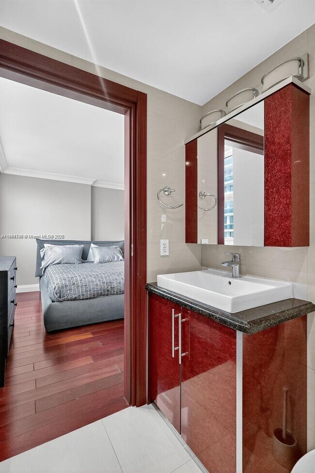 Building Photo - 9511 Collins Ave