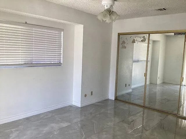 Building Photo - 540 Fairway Dr