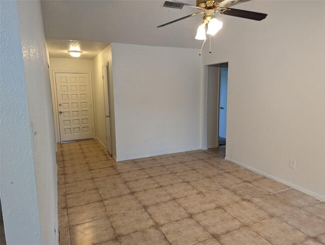 Building Photo - 5150 Prairie Ridge Rd