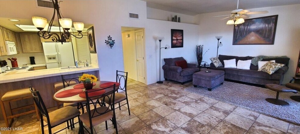 Living & dining room - 2095 Mesquite Ave