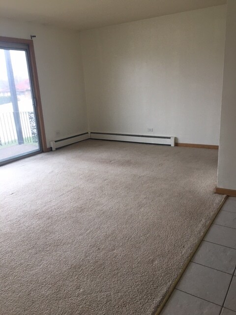 Living room - 5450 W 127th St