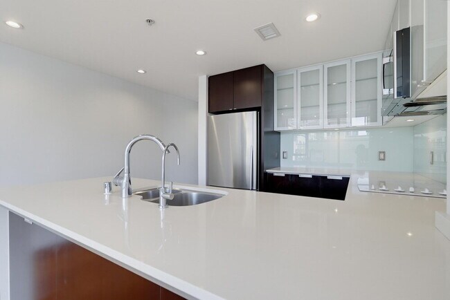 Building Photo - Skyline Views & Sophisticated Corner Living at Aria in Cortez Hill