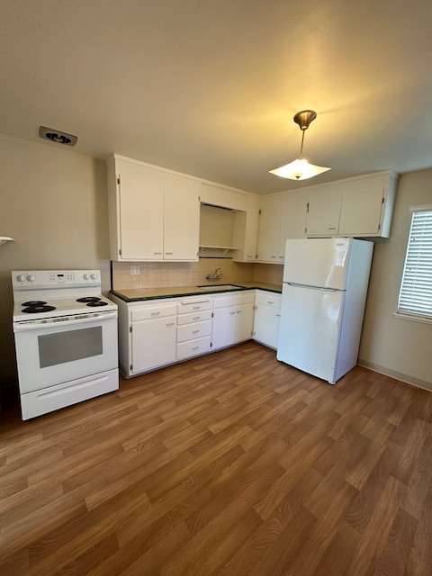 Kitchen - 2936 Brookdale Ave