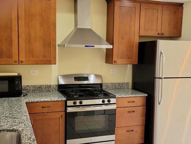 Building Photo - 3073 Kentshire Cir