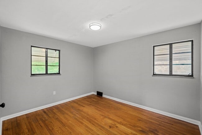 Building Photo - Stunning 2 bedroom home in Penn Hills available August 1!