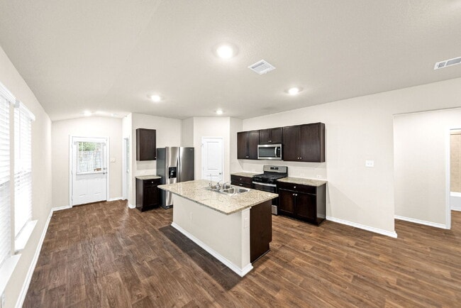 Building Photo - 2 Weeks FREE RENT with 12 Month Lease. 1 Month FREE with 18 Month Lease