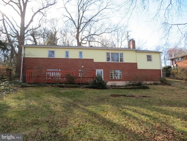 Building Photo - 26 Lakeside Dr