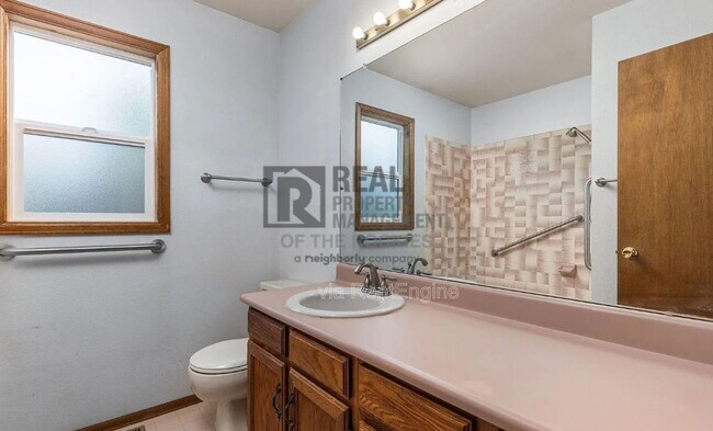 Building Photo - 773 Johnson Ave