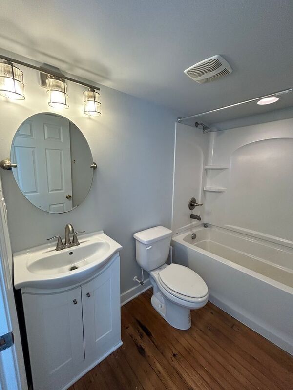 Building Photo - 11200 New Town Rd