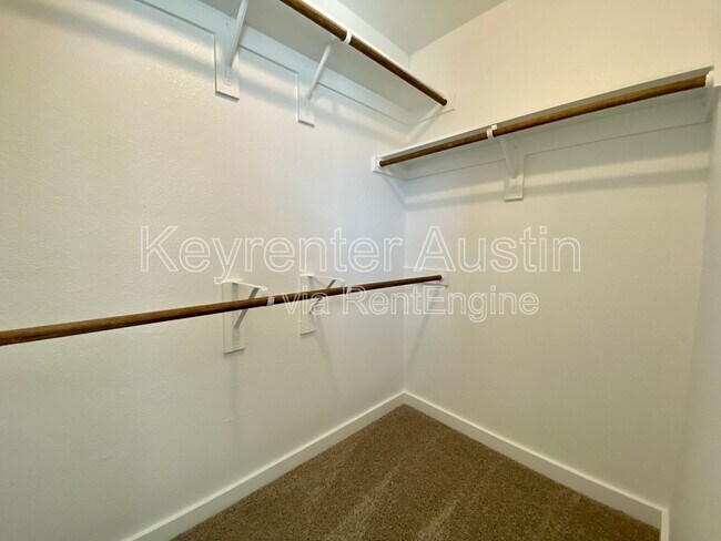 Building Photo - 520 Fieldwood Dr
