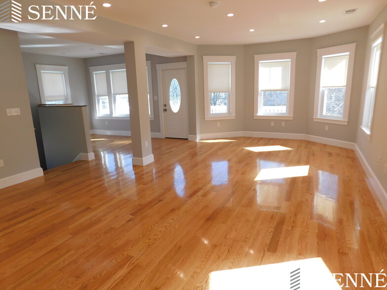 Primary Photo - 26 Fenwick St