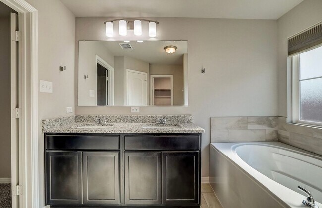 Building Photo - AVAILABLE BEGGINING OF JUNE ; APPLY ON OUR WEBSITE TODAY!!!