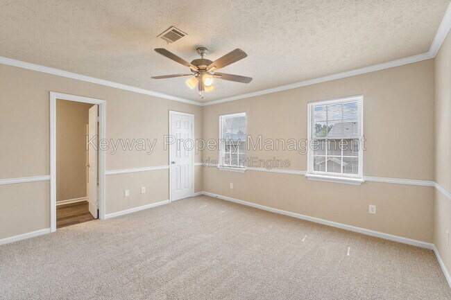 Building Photo - 3930 Almon Dr