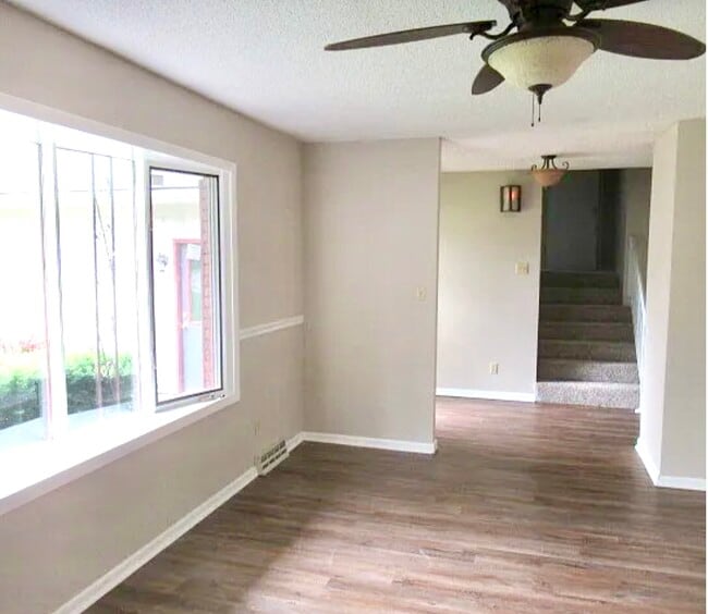 Building Photo - 1026 Illinois Dr