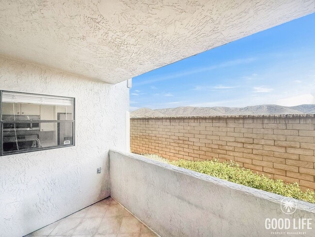 Building Photo - Beautiful 2B/2BA Condo in Rancho Penasquitos!