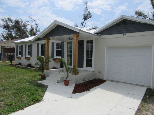 Primary Photo - 409 S Palo Alto Ave