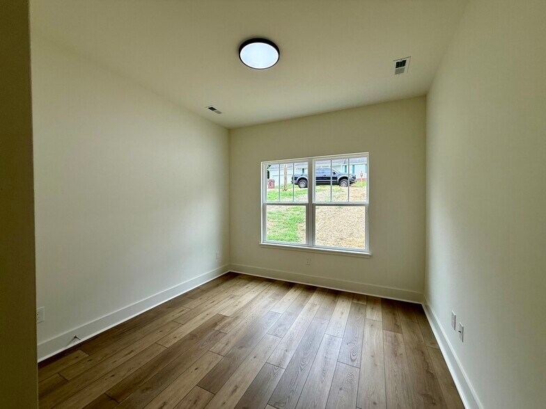 Building Photo - 7413 Westridge Dr