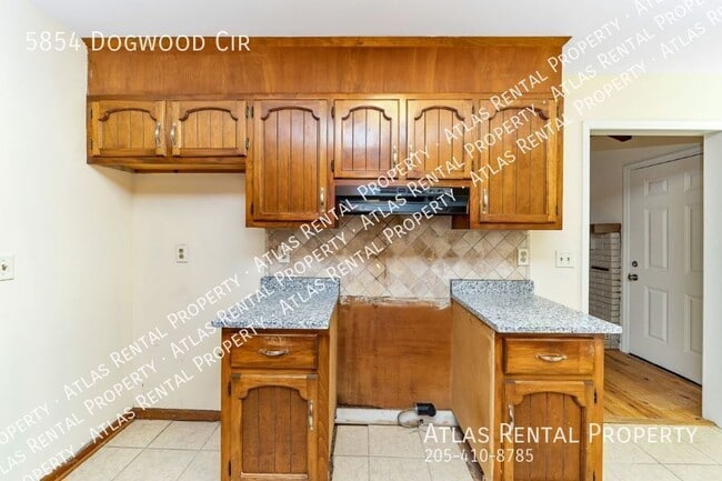 Building Photo - 5854 Dogwood Cir