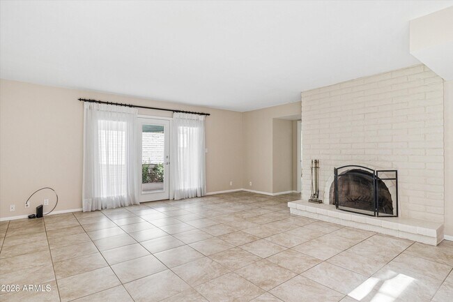 Building Photo - 5208 N 78th Way