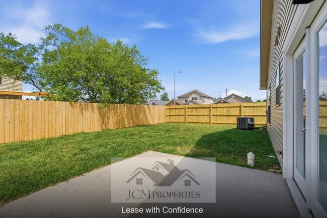 Building Photo - 2001 Polk Ln