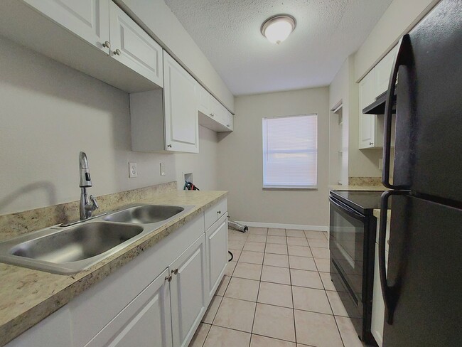 Building Photo - *First Month’s Rent FREE!* Spacious 3 Bedr...