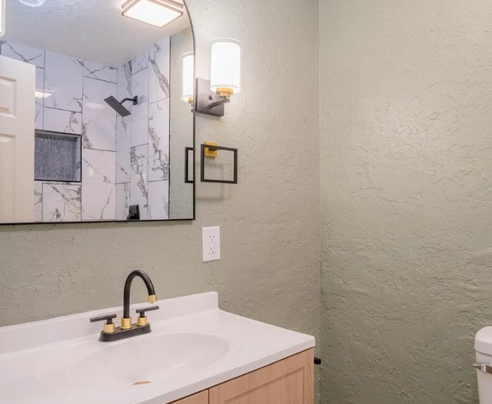 Building Photo - 7317 NW Compass Dr