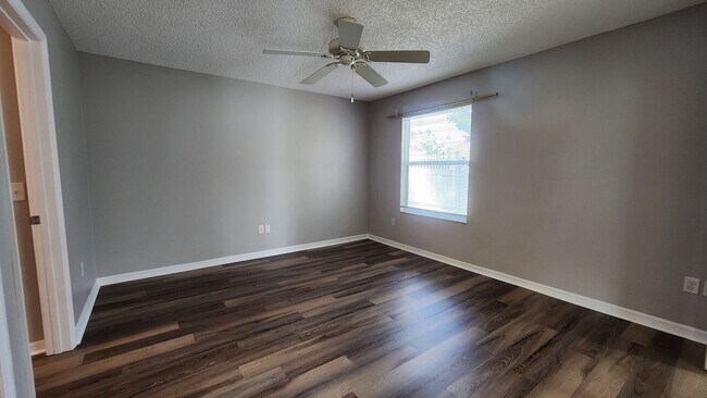 Building Photo - Village of Ashland