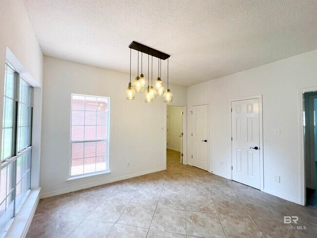 Building Photo - 30442 Middle Creek Cir