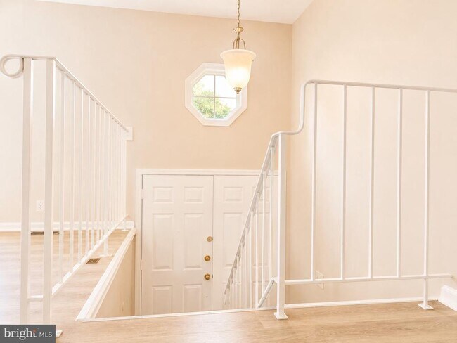 Building Photo - 8425 Blevins Way Ct
