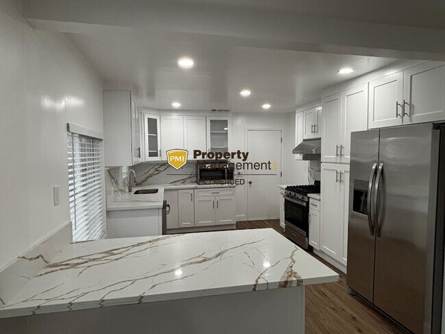 Building Photo - Newly remodeled 2 bedroom duplex for $1900