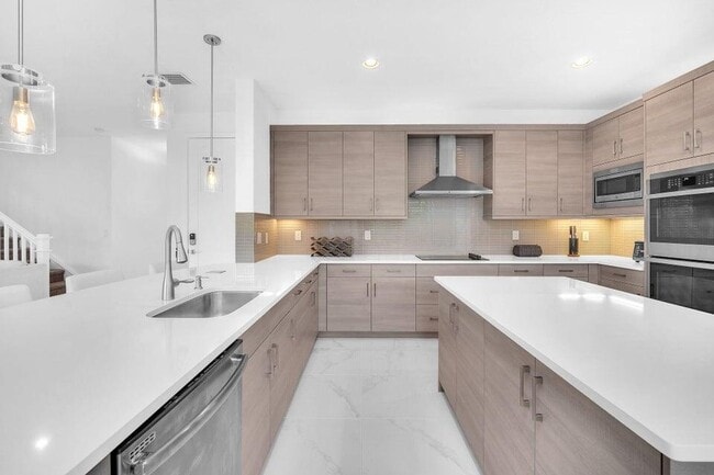 Primary Photo - 15395 Green River Ct