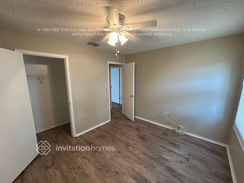 Building Photo - 1419 Marigold Dr