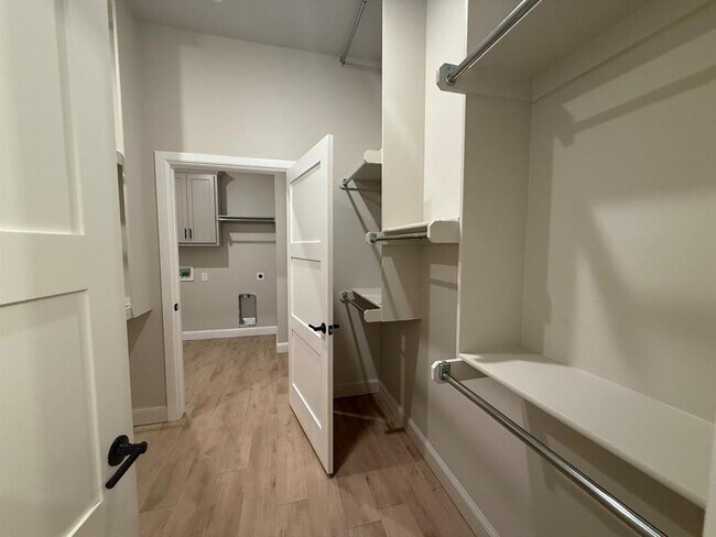 Building Photo - 4113 Abbey Pk Dr