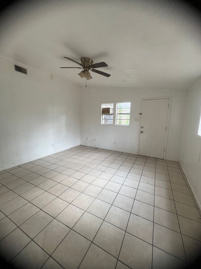 Building Photo - Section 8/ First month special